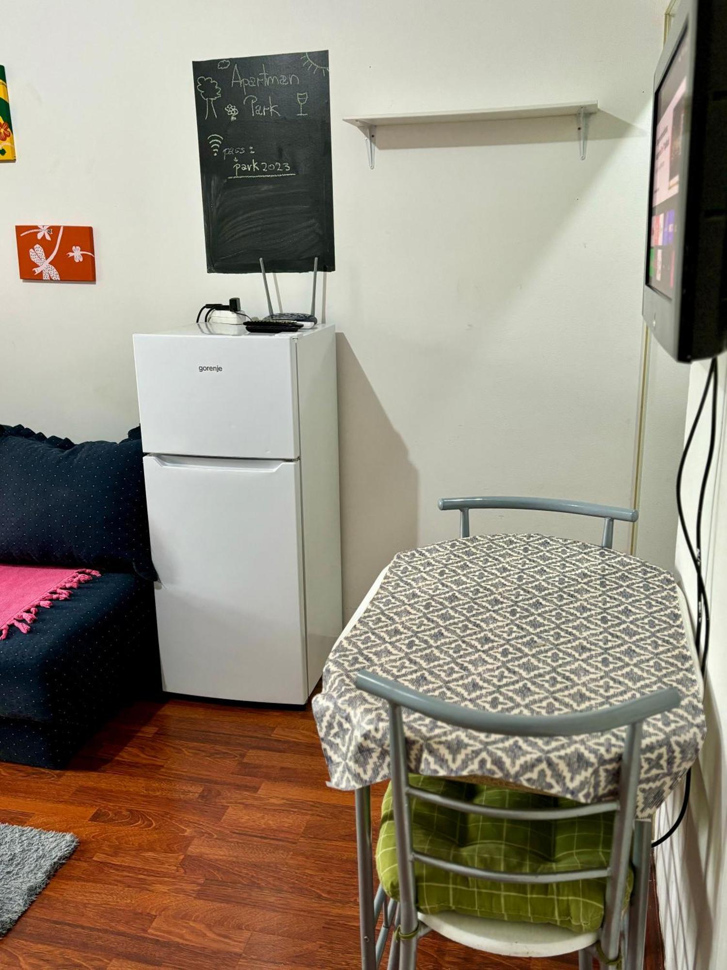 Ferienwohnung Apartman Park, TC Stadion Vozdovac Belgrad Exterior foto